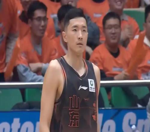 山東男籃常規(guī)賽總結：高開低走難突破，全方位短板掣肘球隊前行！