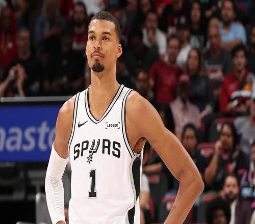 Shams：文班亚马因脑震荡保护协议将缺席对阵开拓者G3