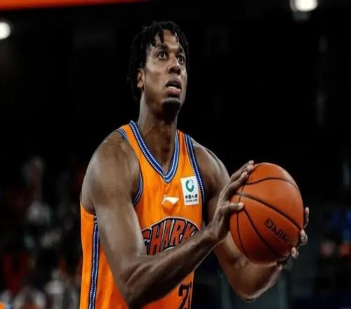 白邊奪CBA最佳防守球員！從藍領(lǐng)到統(tǒng)治攻守，上海賺大發(fā)了！