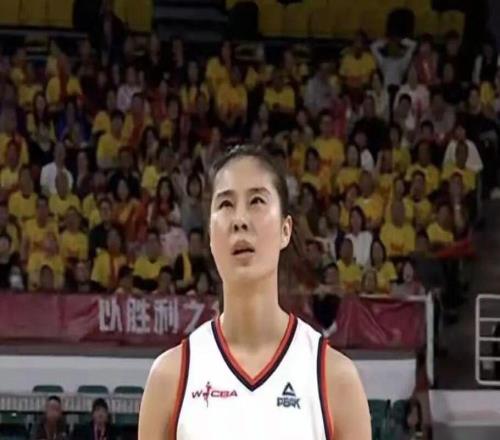 李缘15分6篮板2助攻成为总决赛MVP四川女篮7465胜山西