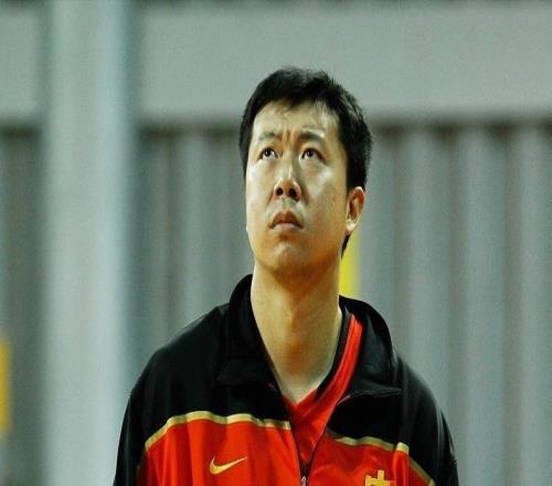 王治郅入選名人堂后，姚明公開(kāi)銳評(píng)，只字不提球技二字卻字字珠璣