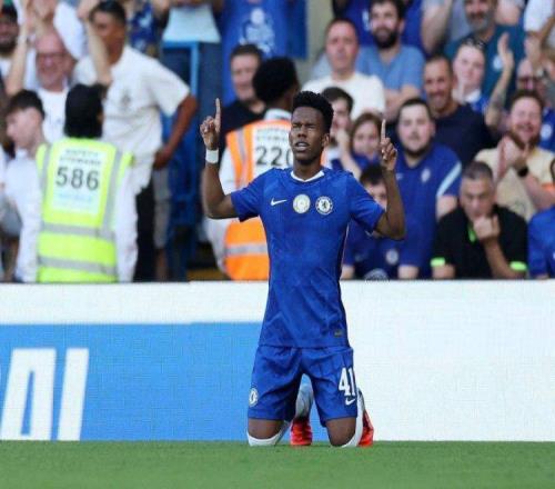 得寸進(jìn)尺切爾西允許埃斯特旺不做手術(shù)后者堅持回巴西做康復(fù)