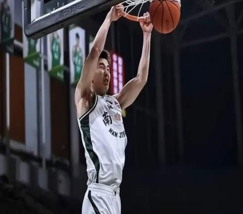 山东大汉场均20+6，荣膺本土得分王，合同到期，或回家乡加盟山东