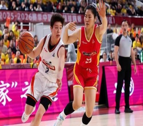 宮魯鳴看走眼了山東姑娘扛起女籃霸主，4年拿3冠，或重返國(guó)家隊(duì)