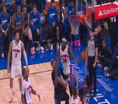 班凱羅14+11魔術(shù)三節(jié)領(lǐng)先活塞8分東部第1命懸一線！坎寧安17中5