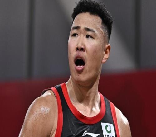 CBA官方：賀希寧首次當(dāng)選常規(guī)賽MVP+入選一陣成深圳隊(duì)史首人