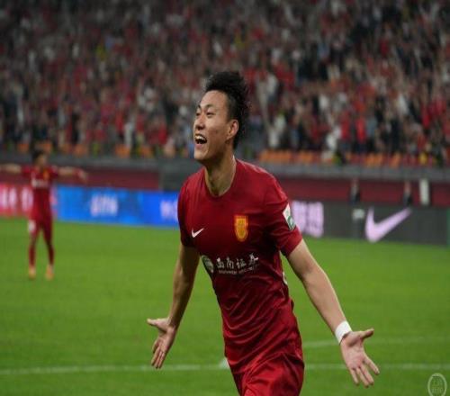 8輪不??！杜月徵頭球破門，重慶銅梁龍1：1戰(zhàn)平青島西海岸仍列中超第二