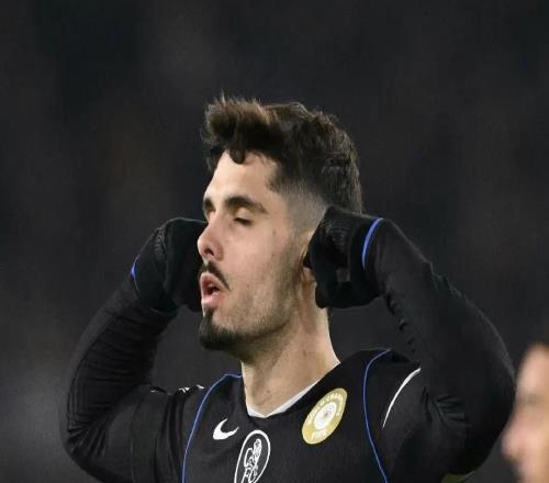 利茲聯(lián)數(shù)月前發(fā)布內(nèi)托捂耳照片嘲諷切爾西，現(xiàn)在慘遭“鞭尸”