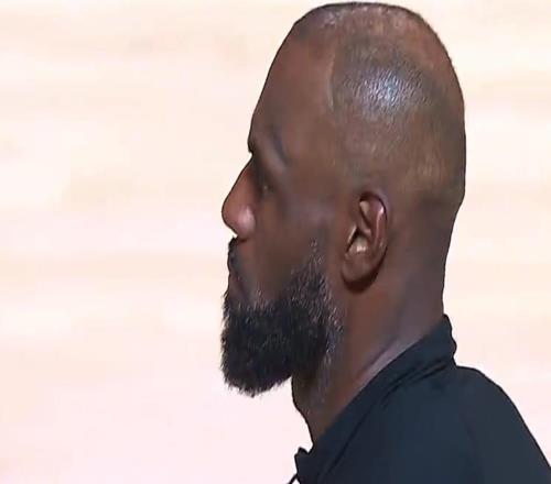 G4火箭大勝湖人！阿門詹姆斯神情淡定，斯瑪特伊森爆口角結(jié)梁子！