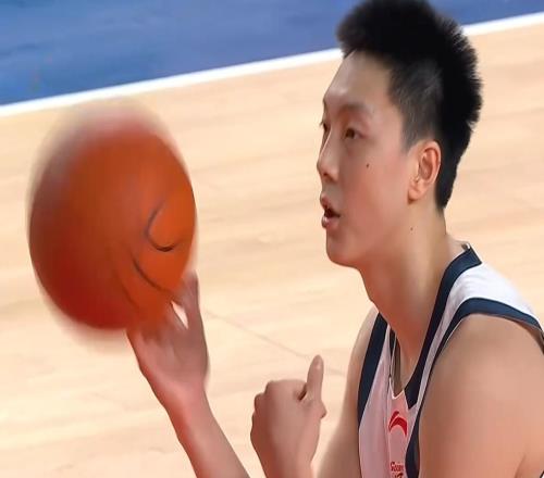 宏遠(yuǎn)官方曬訓(xùn)練動態(tài)！杜鋒表情嚴(yán)肅，麥考爾歸隊(duì)，胡明軒三分很準(zhǔn)