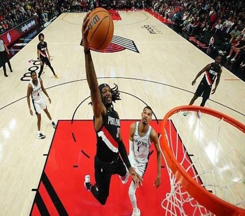 表現(xiàn)沒(méi)有任何問(wèn)題！開(kāi)拓者敢不敢讓這位替補(bǔ)內(nèi)線(xiàn)大閘進(jìn)入先發(fā)