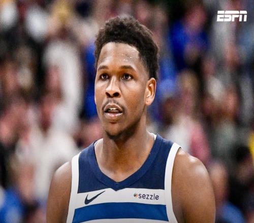 Shams：愛德華茲左膝骨挫傷+過度伸展，預(yù)計(jì)將缺席多個星期