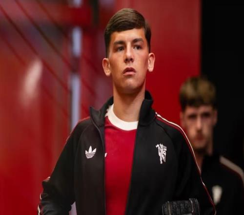 曼聯(lián)青訓(xùn)教練：萊西踢球心智愈發(fā)成熟，跟一線隊(duì)訓(xùn)練提升了他