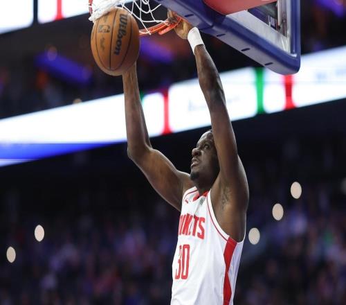 合砍26分，再中7記三分！火箭后場(chǎng)雙鐵，化身神射！烏度卡用對(duì)人