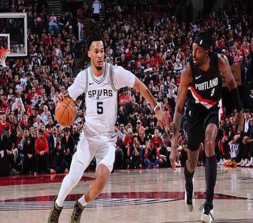 能得分能組織能防守，馬刺后場新星甚至連外線投籃穩(wěn)定性也提升了