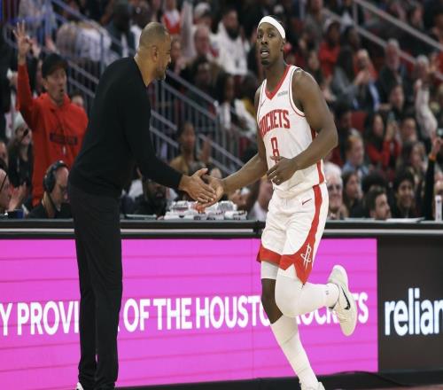 不會(huì)投籃我不用火箭用人方式調(diào)整！雙核配6射手，效果立竿見(jiàn)影