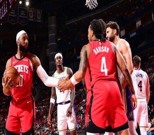 火箭成功鎖住詹姆斯！阿門(mén)爆發(fā)！系列賽扳回一城，是否有些晚了