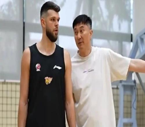 CBA男籃最新動態(tài)！廣東男籃vs廣州男籃，賽前帶來廣東男籃徐杰、胡明軒、拉科塞維奇以及廣州男籃徐昕最新消息