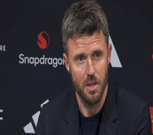 卡里克：換下阿馬德是戰(zhàn)術(shù)調(diào)整我不是癡迷數(shù)字陣型的人