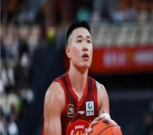 球員賽季表現(xiàn)復盤，賀希寧憑硬實力獲獎，李弘權(quán)穩(wěn)步提升自我