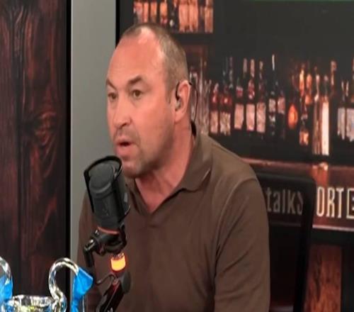 評論員：曼聯(lián)會因?yàn)閯e無選擇而轉(zhuǎn)正卡里克，但我對此并不信服