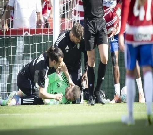 馬卡：盧卡齊達(dá)內(nèi)下巴與下頜骨折，被送往醫(yī)院