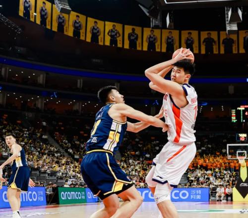 怒砍13+11+3+3！一人打爆廣東3大內(nèi)線，徐昕?jī)冬F(xiàn)球迷“三字承諾”