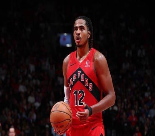 又一次完爆了騎士雙塔！猛龍鋒線新秀在季后賽的表現(xiàn)真是太強了