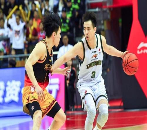 遼寧男籃今日動(dòng)態(tài)更新！烏戈盛贊趙繼偉，萊迪成為隊(duì)內(nèi)內(nèi)卷王，球隊(duì)提升獎(jiǎng)勵(lì)機(jī)制