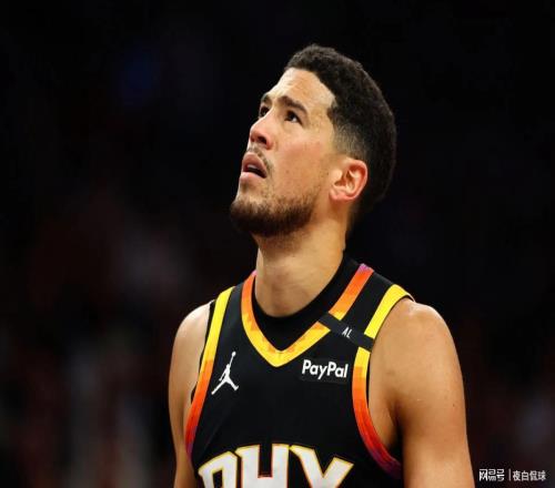 太陽季后賽慘遭橫掃！活塞引進(jìn)布克的交易大門正式敞開