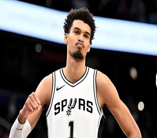 就在今天！NBA過(guò)去80年季后賽歷史記錄，被22歲的文班輕松達(dá)成了