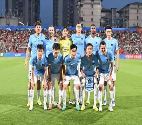 中超積分榜，遼寧鐵人01，遭三連敗，重慶銅梁龍11，無緣五連勝