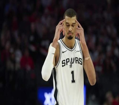 創(chuàng)歷史！落后19分變大勝21分！西部第二大逆襲，文班復(fù)出殺紅眼