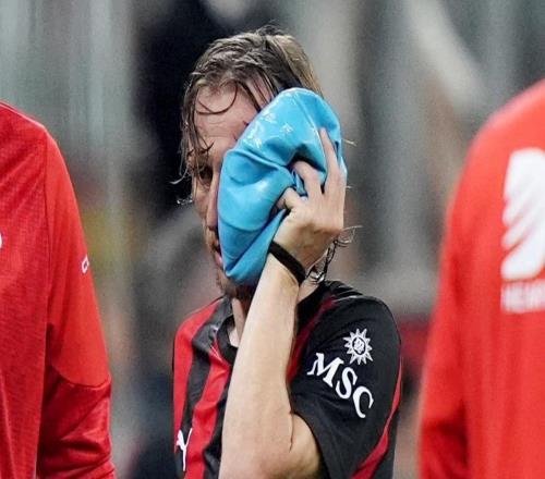 足壇一夜動(dòng)態(tài)：曼聯(lián)21歐冠在望！U15國(guó)足20意大利魔笛手術(shù)