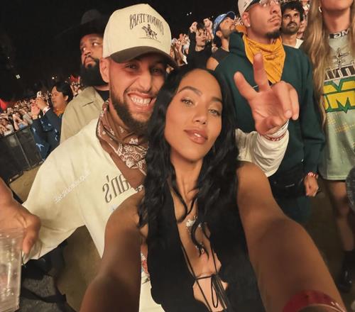 放假了！庫(kù)里帶嬌妻看音樂(lè)節(jié)，無(wú)緣季后賽，明年6258萬(wàn)年薪?jīng)]壓力