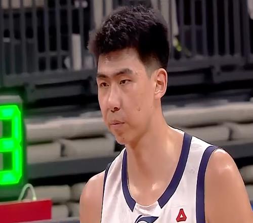 2米26徐昕，打爆廣東隊(duì)內(nèi)線！