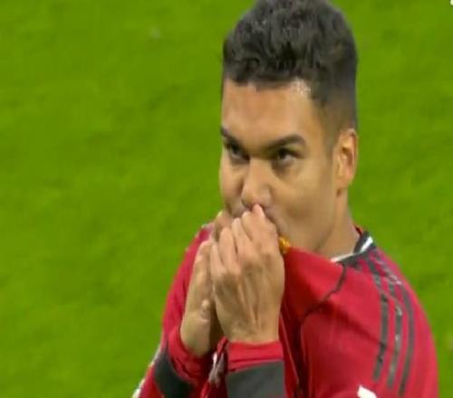 曼聯(lián)改寫英超大局！21后差2分進(jìn)歐冠，幫熱刺保級(jí)，阿森納利好