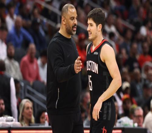 火箭隊(duì)主帥對謝潑德在對陣湖人的第四場比賽中的表現(xiàn)，非常滿意