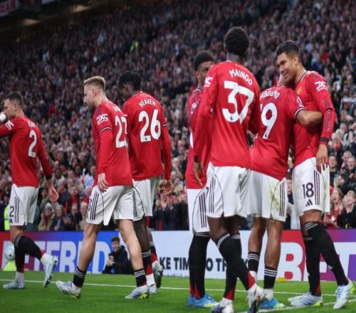 21！曼聯(lián)兩連勝：領(lǐng)先利物浦3分，卡塞米羅進(jìn)球：賽季轟入9球