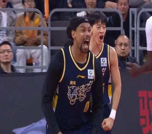 恭喜杜鋒！廣東最強(qiáng)大外援沒有跑路，至少能進(jìn)總決賽了！