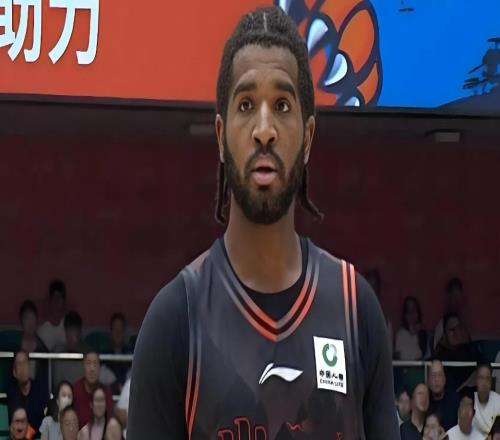 季后賽今夜打響！CCTV5直播，山東男籃4好消息1壞消息，贏球有戲