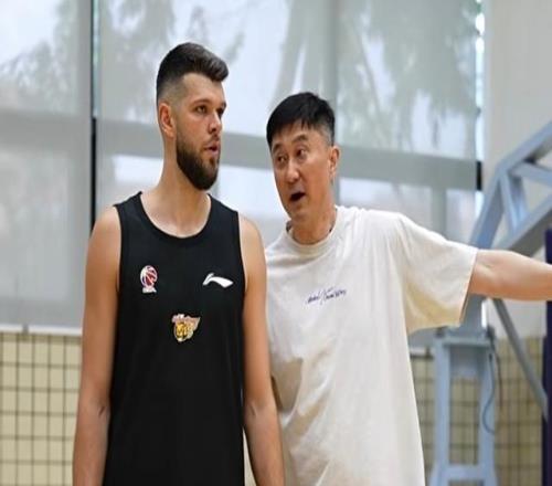 廣東vs廣州季后賽G1前瞻：杜鋒完整陣容迎主場首秀徐昕欲反戈舊主