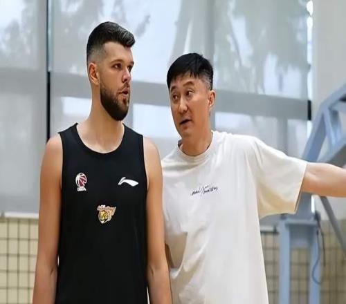 CCTV16直播！今晚7點半，CBA季后賽打響，廣東德比，徐昕挑戰(zhàn)杜鋒