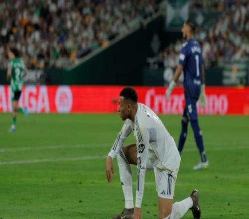 皇馬官宣！姆巴佩肌肉損傷，國(guó)家德比或復(fù)出，阻止巴薩沖冠