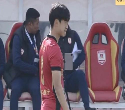 足球報(bào)：U19國(guó)青隊(duì)助教現(xiàn)身亞泰主場(chǎng)，重點(diǎn)考察武之程