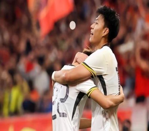 邵佳一今晚最大發(fā)現(xiàn)：20歲留洋回國(guó)前鋒1個(gè)月打進(jìn)3球太驚艷