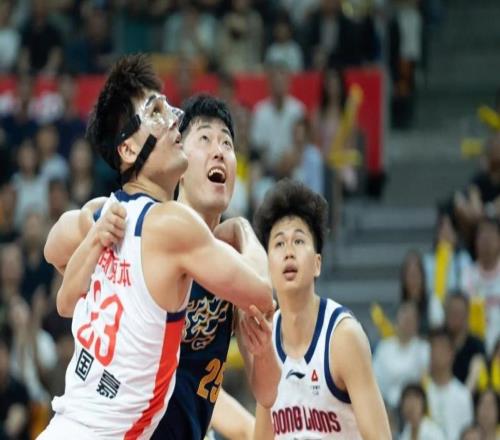 廣東主場輸廣州，不是胡明軒，全場比賽5大錯誤選擇罪魁禍首是他