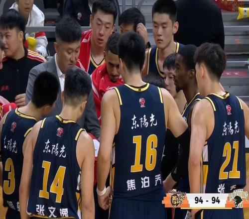 廣東男籃消息！杜鋒帶人連夜開會(huì)總結(jié)胡明軒傷病嚴(yán)重黃牛被坑慘