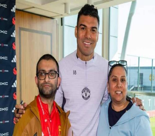 曼聯(lián)在卡靈頓為重病球迷舉辦夢想日活動，邀請其觀看訓(xùn)練課