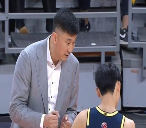 廣東主場(chǎng)慘遭爆冷引熱議！媒體人：以恥辱方式輸球這是史無(wú)前例